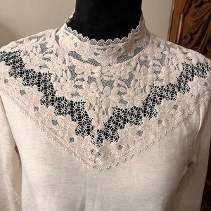 Classic Beauty Funnel Neck Long Sleeve
TOP